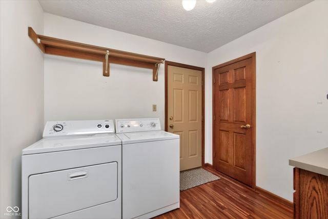 8512 Gallant Fox Drive, Indianapolis, IN 46217