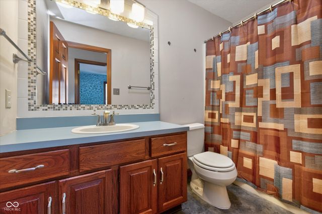 8512 Gallant Fox Drive, Indianapolis, IN 46217