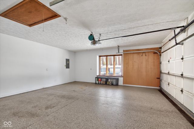 8512 Gallant Fox Drive, Indianapolis, IN 46217