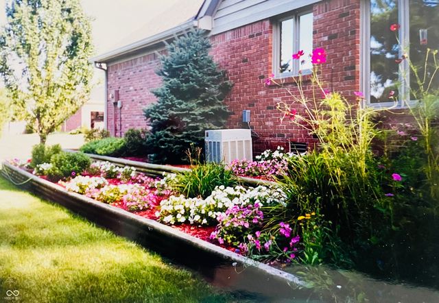 8512 Gallant Fox Drive, Indianapolis, IN 46217