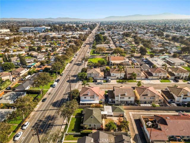 2100 W Valencia, Fullerton, CA 92833