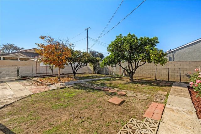 2100 W Valencia, Fullerton, CA 92833