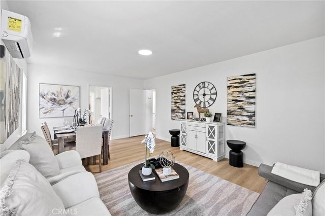 2100 W Valencia, Fullerton, CA 92833