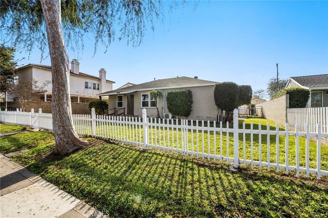 2100 W Valencia, Fullerton, CA 92833