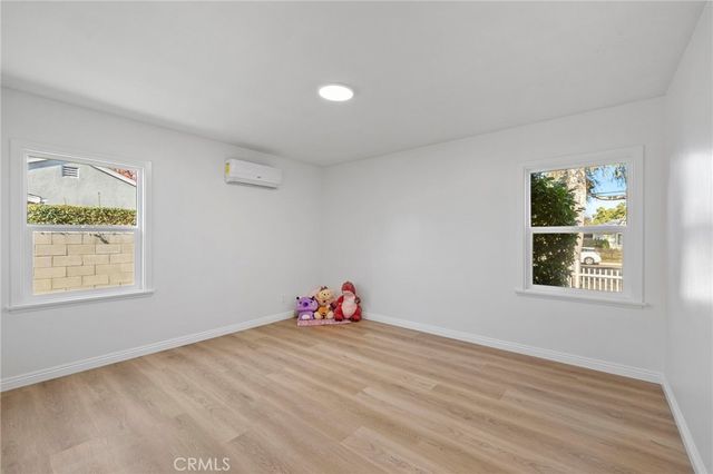 2100 W Valencia, Fullerton, CA 92833