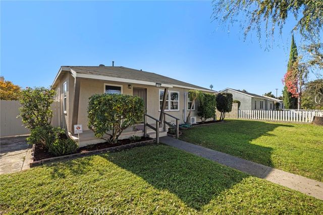2100 W Valencia, Fullerton, CA 92833