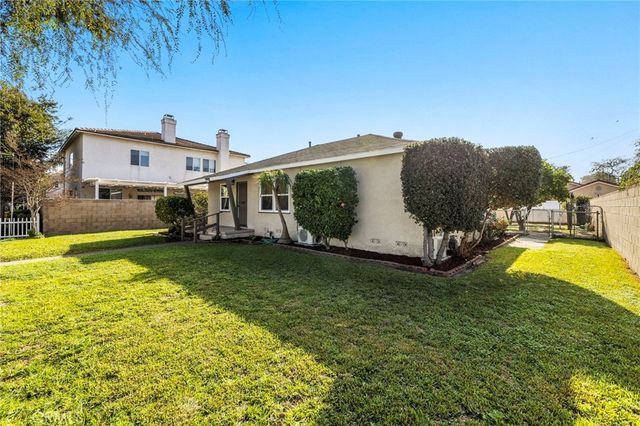 2100 W Valencia, Fullerton, CA 92833
