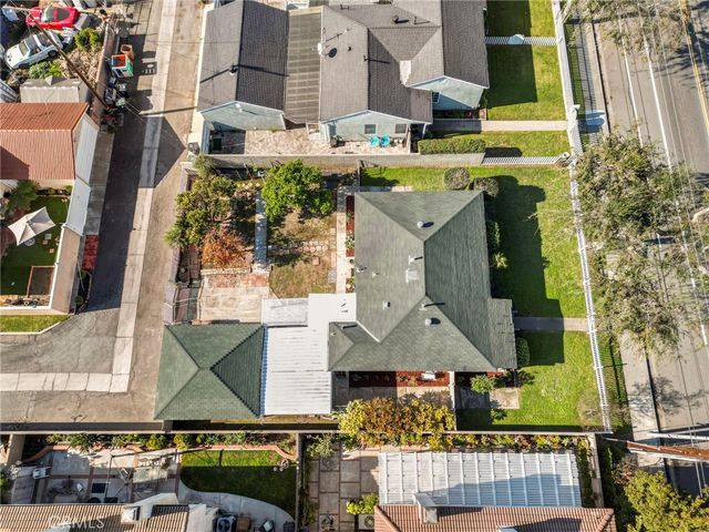 2100 W Valencia, Fullerton, CA 92833