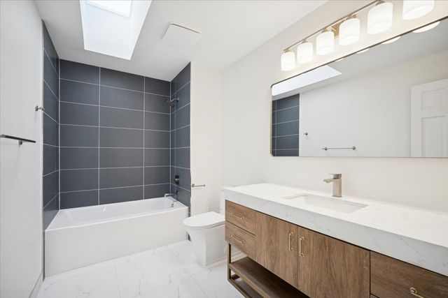 747 Jamestowne Court, Sleepy Hollow, IL 60118