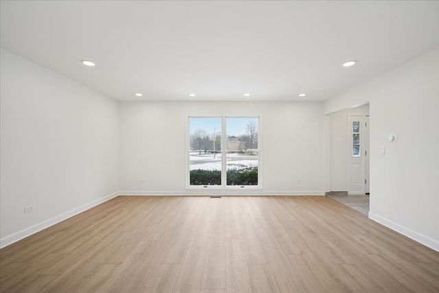 747 Jamestowne Court, Sleepy Hollow, IL 60118