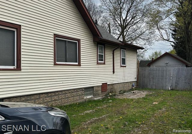 1520 E Oakland Avenue, Lansing, MI 48906