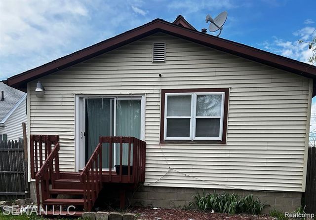 1520 E Oakland Avenue, Lansing, MI 48906