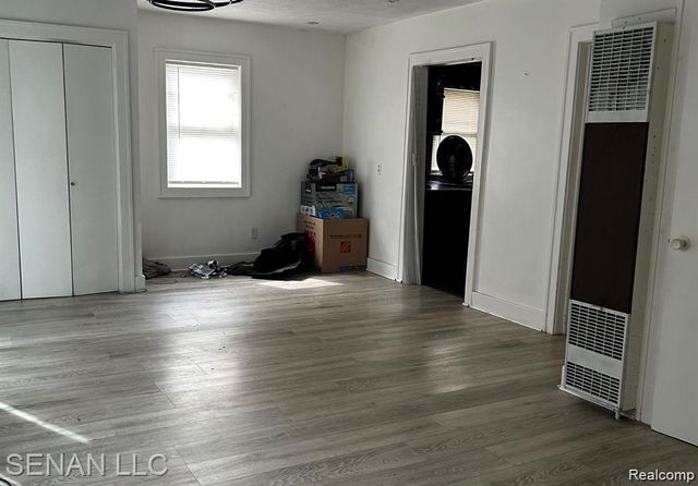1520 E Oakland Avenue, Lansing, MI 48906
