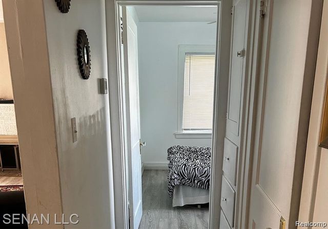 1520 E Oakland Avenue, Lansing, MI 48906