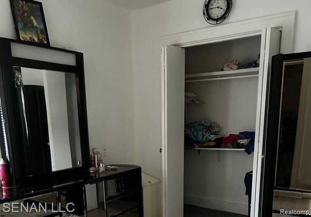 1520 E Oakland Avenue, Lansing, MI 48906