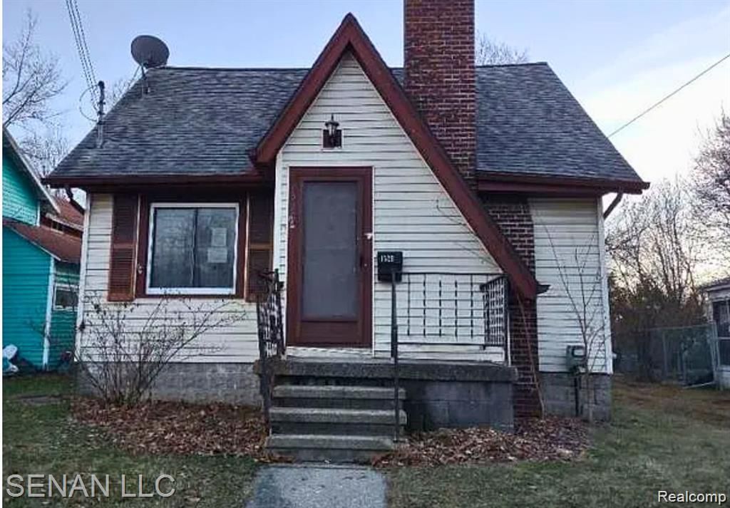 1520 E Oakland Avenue, Lansing, MI 48906