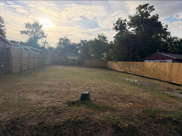 4305 Castor Street, Houston, TX 77022
