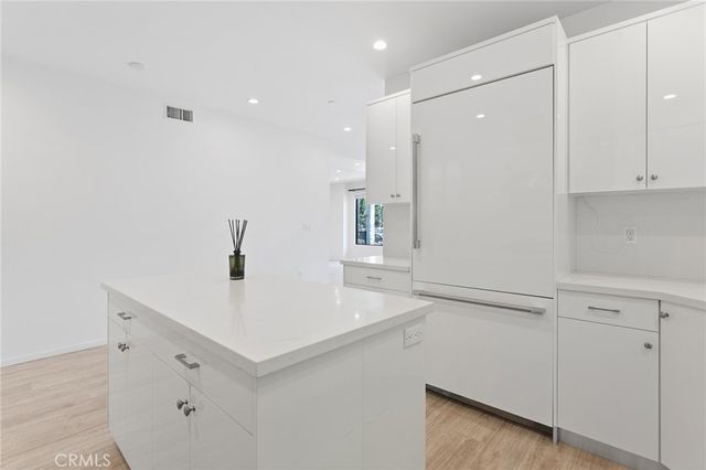 913 N Hilldale Avenue, West Hollywood, CA 90069