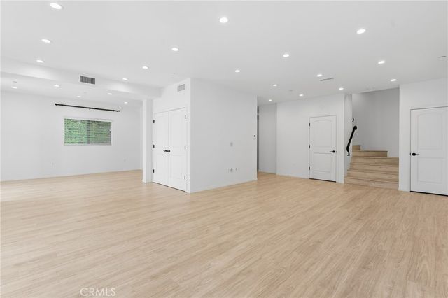 913 N Hilldale Avenue, West Hollywood, CA 90069