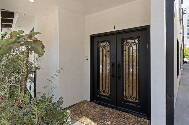 913 N Hilldale Avenue, West Hollywood, CA 90069