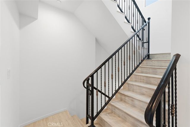 913 N Hilldale Avenue, West Hollywood, CA 90069