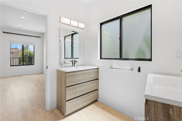 913 N Hilldale Avenue, West Hollywood, CA 90069