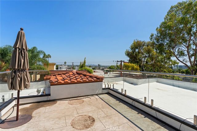 913 N Hilldale Avenue, West Hollywood, CA 90069