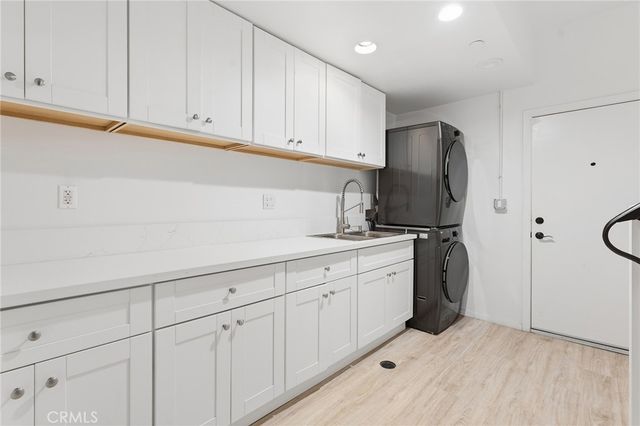 913 N Hilldale Avenue, West Hollywood, CA 90069