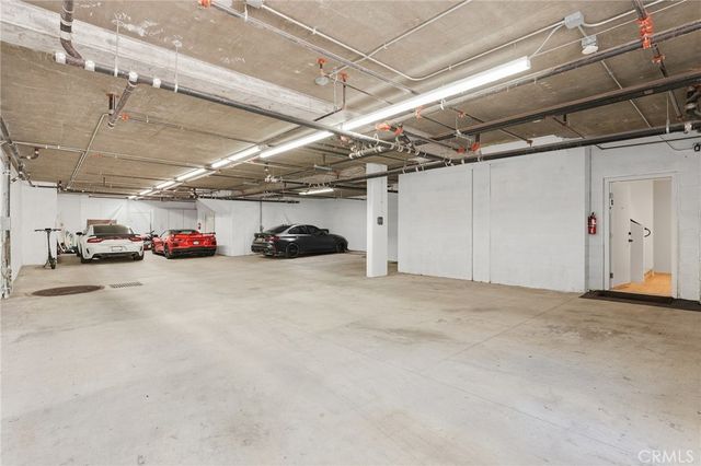 913 N Hilldale Avenue, West Hollywood, CA 90069