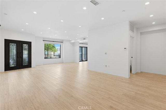 913 N Hilldale Avenue, West Hollywood, CA 90069