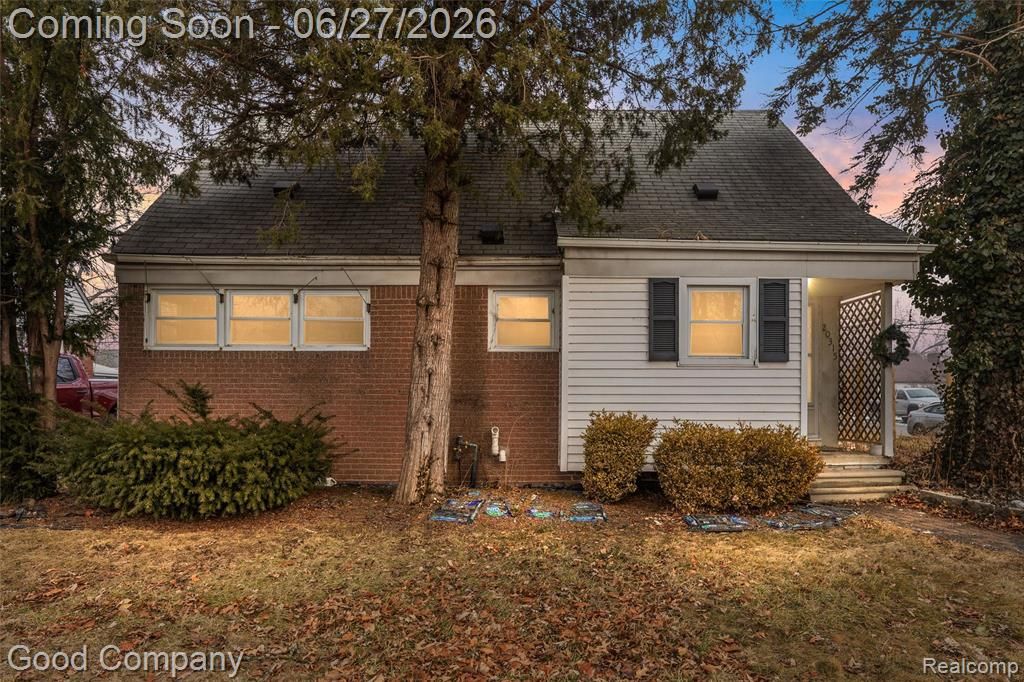 20315 Lancaster Street, Harper Woods, MI 48225