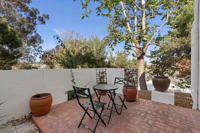 371 Longden Ln, Solana Beach, CA 92075