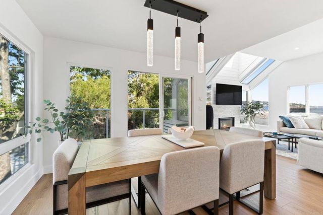 371 Longden Ln, Solana Beach, CA 92075