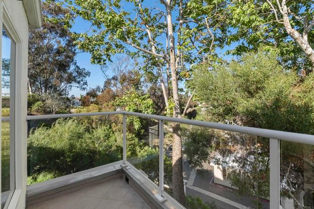 371 Longden Ln, Solana Beach, CA 92075