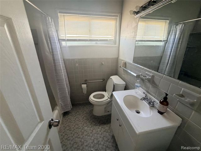 5133 Cherokee Street, Dearborn Heights, MI 48125