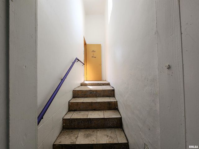 409 S HILL Street, Marion, IL 62959