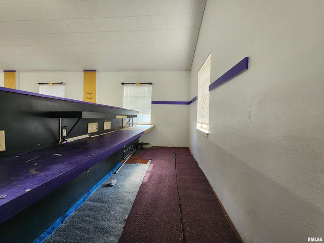 409 S HILL Street, Marion, IL 62959