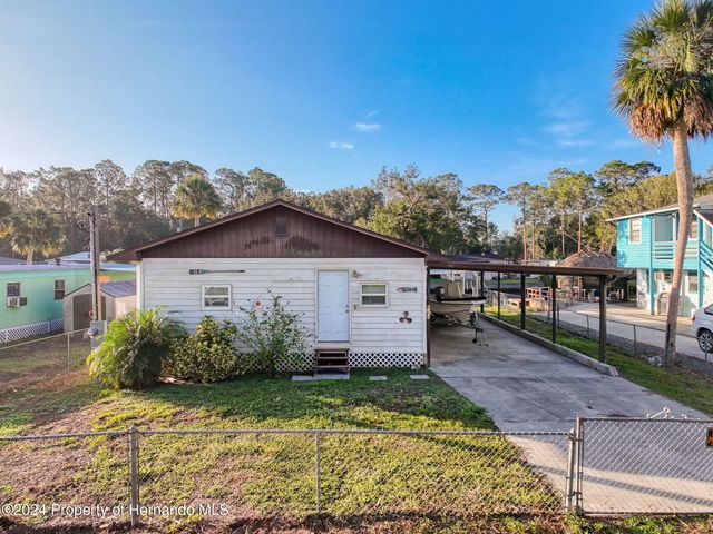 6176 Island Drive, Weeki Wachee, FL 34607