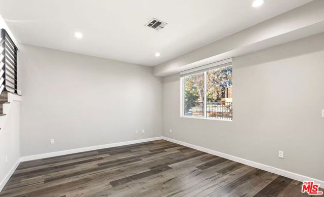 14528 Killion Street, Sherman Oaks, CA 91411