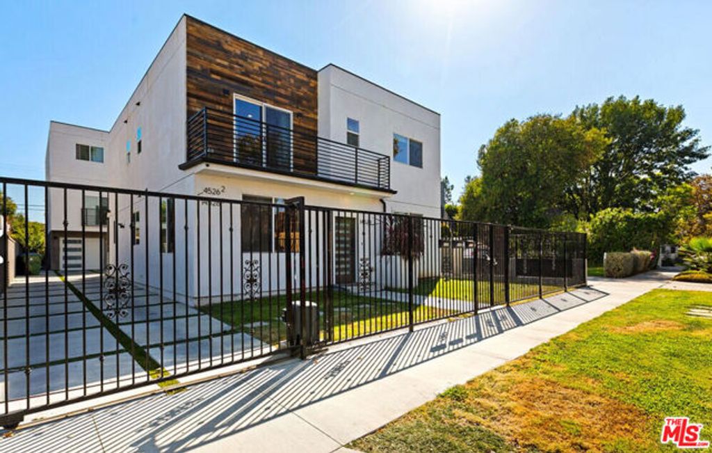 14528 Killion Street, Sherman Oaks, CA 91411