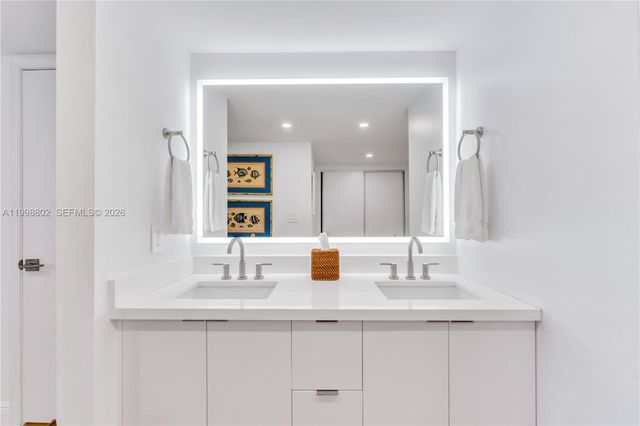 199 Ocean Lane Dr 306, Key Biscayne, FL 33149