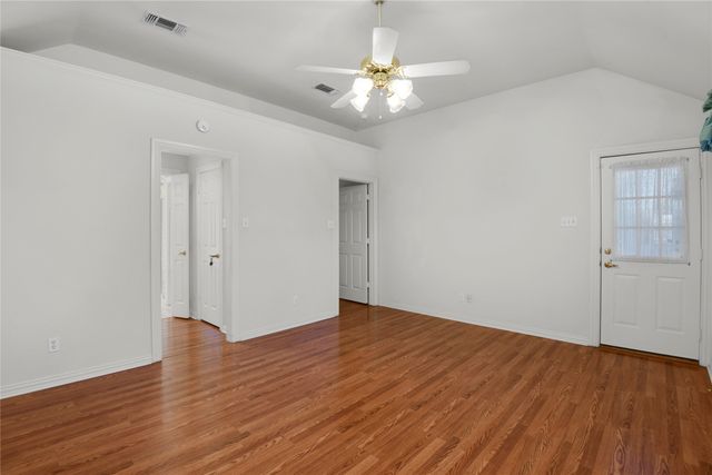 208 Mimosa Lane, Lancaster, TX 75146