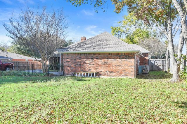 208 Mimosa Lane, Lancaster, TX 75146