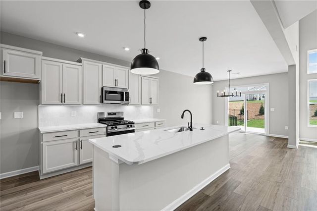 222 Loon Lake Way, Hoschton, GA 30548