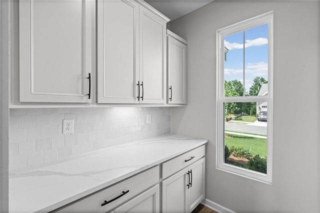 222 Loon Lake Way, Hoschton, GA 30548