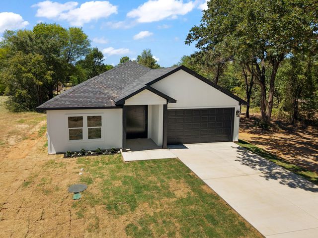104 Clear Fork Street, Gun Barrel City, TX 75156