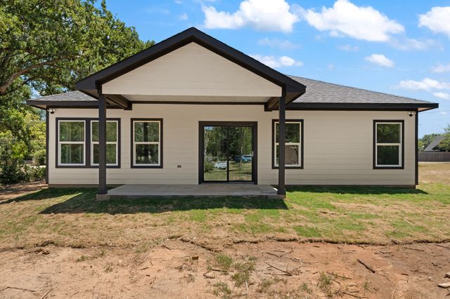 104 Clear Fork Street, Gun Barrel City, TX 75156