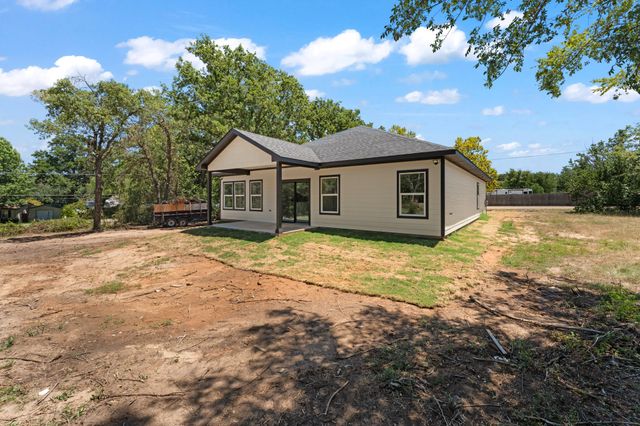 104 Clear Fork Street, Gun Barrel City, TX 75156