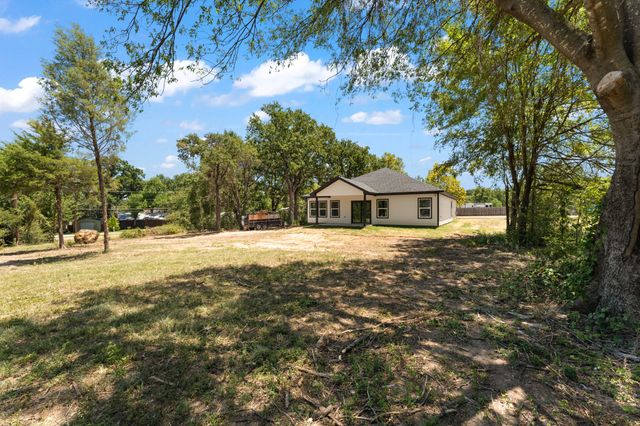 104 Clear Fork Street, Gun Barrel City, TX 75156
