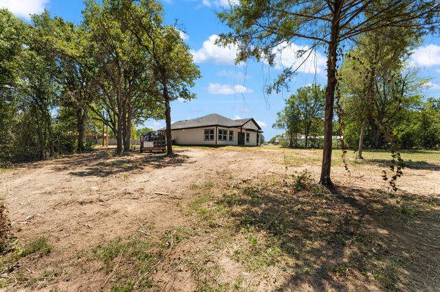 104 Clear Fork Street, Gun Barrel City, TX 75156
